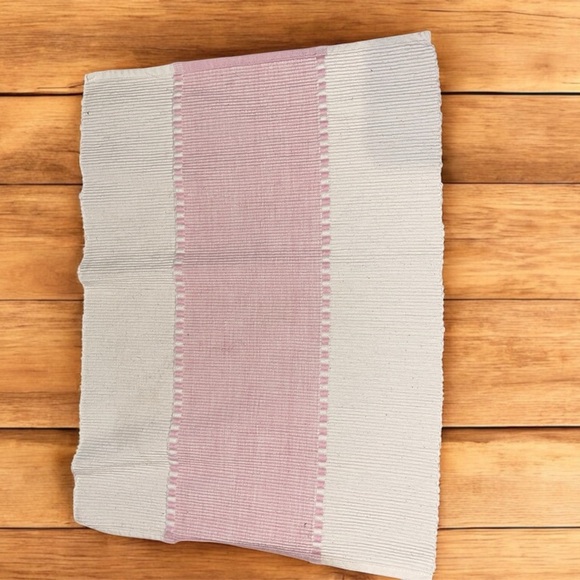 Pink and Cream placemats - Picture 1 of 1
